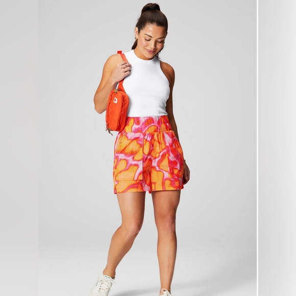 Fabletics Ultra high waisted pipes nylon shorts - Picture 3 of 4